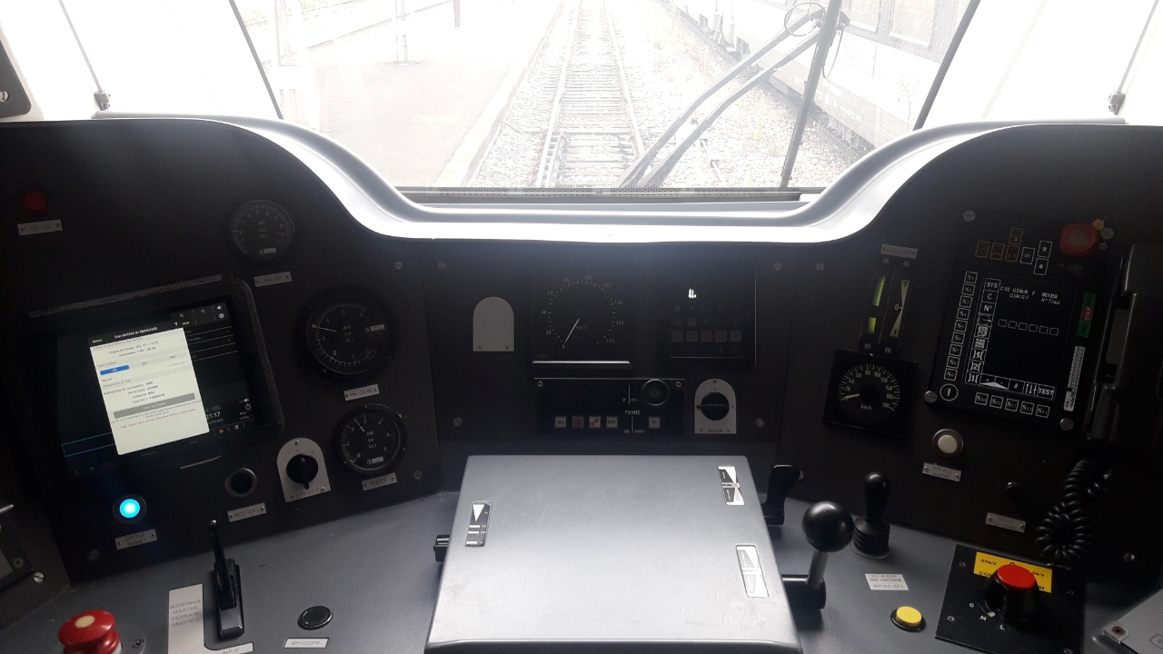 Visite d'une cabine de conduite