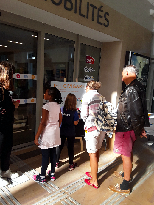 Ateliers photo et jeux pour enfants (Civigare et passe tête photos) à la Gare de Chartres